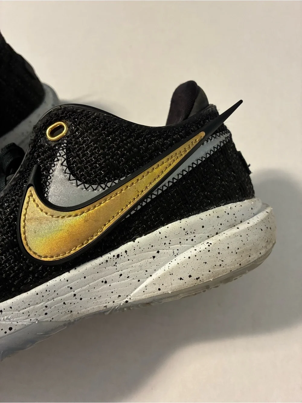 Nike LeBron 20 'Fab 5 2023 Social Edition Black Gold Men’s size 6.5 women’s 8